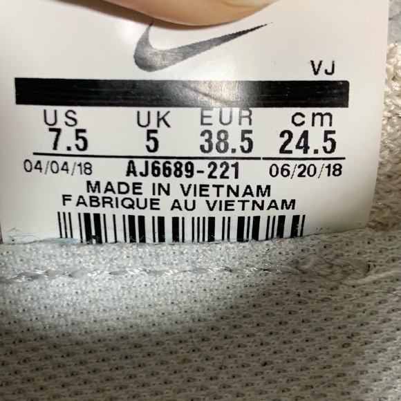 Women’s Nike Free Training Flyknit 3 Sneakers in Champagne Size 7.5 - Picture 10 of 10